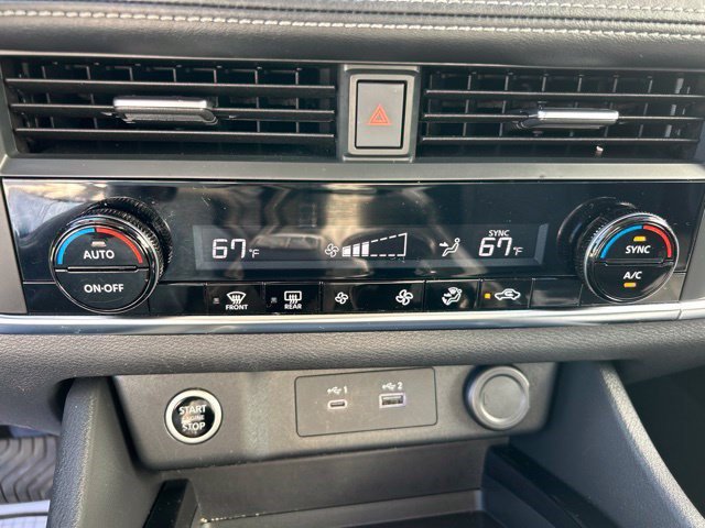 Used 2023 Nissan Rogue SV FWD image 33