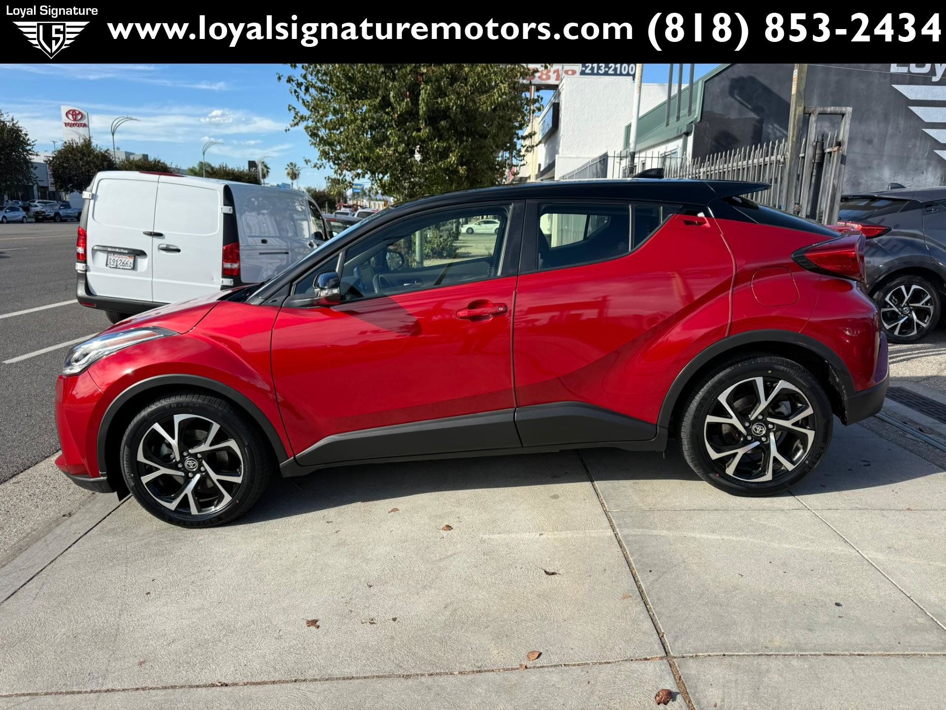 Used 2020 Toyota C-HR XLE FWD image 4