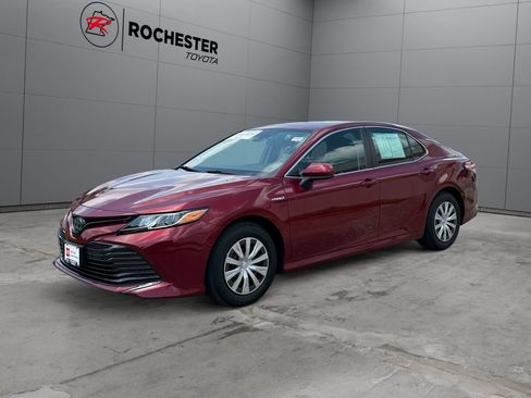 Certified 2019 Toyota Camry LE FWD image 7