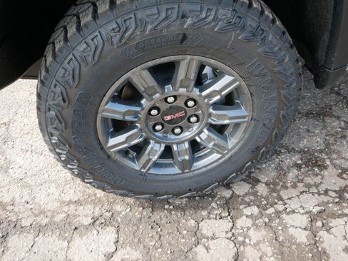 New 2026 GMC Sierra 1500 AT4X w/ LPO, Black Badging Package image 9