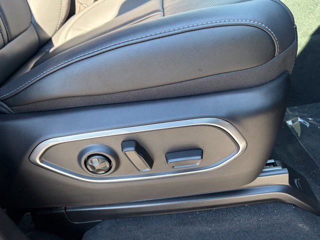 New 2026 Jeep Grand Wagoneer Limited AWD/4WD image 30