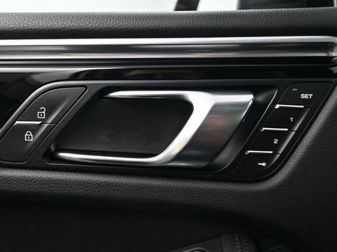 Used 2021 Porsche Macan S image 18
