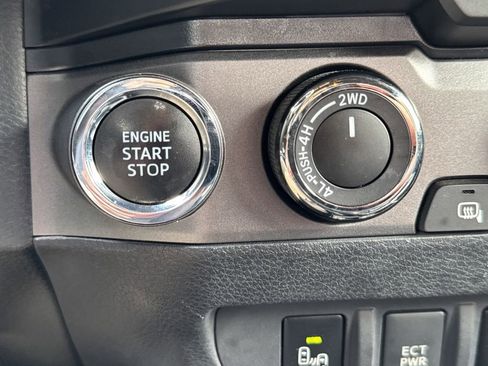 Used 2019 Toyota Tacoma TRD Off-Road w/ Technology Package image 14