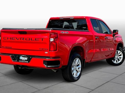 Used 2020 Chevrolet Silverado 1500 Custom w/ Custom Value Package image 13