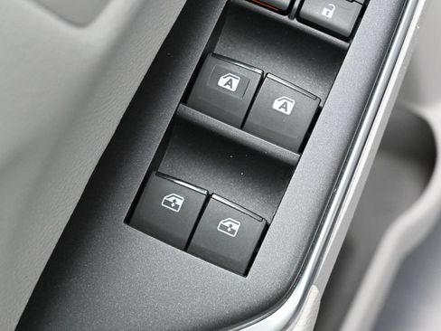 Used 2016 Toyota Camry LE FWD image 14