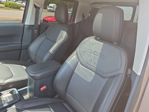 Used 2025 Ford Maverick Lobo AWD/4WD image 26