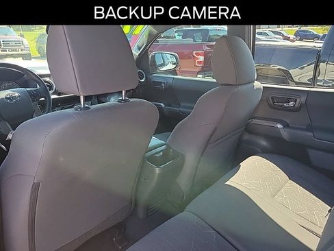 Used 2017 Toyota Tacoma TRD Sport w/ Tow Package (A/T) AWD/4WD image 12