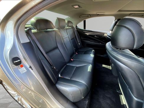 Used 2017 Lexus LS 460 AWD w/ Comfort Package image 24