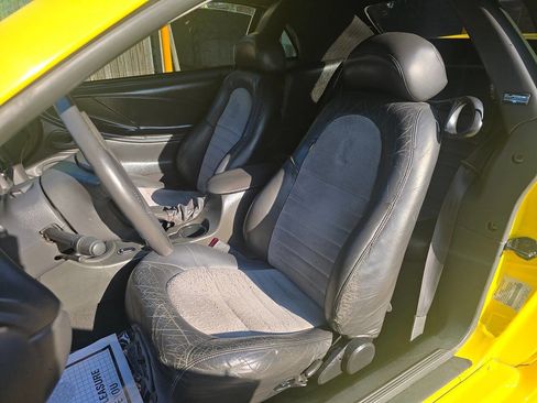 Used 2001 Ford Mustang Cobra RWD image 13