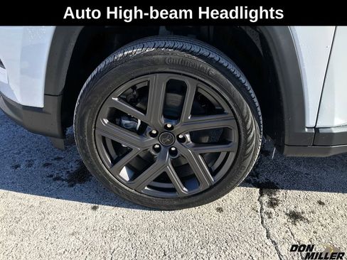 New 2026 Jeep Compass Latitude image 9