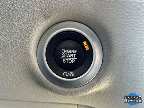 Used 2024 Chrysler Pacifica Limited image 21