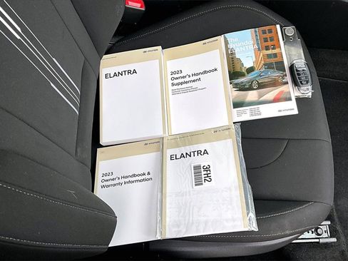 Used 2023 Hyundai Elantra SEL image 10