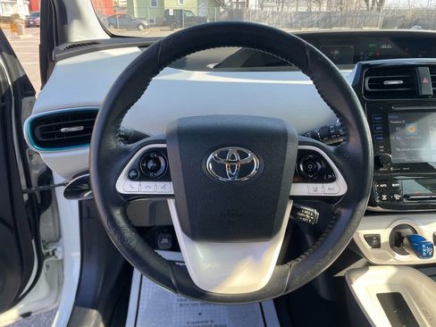 Used 2018 Toyota Prius Three image 15