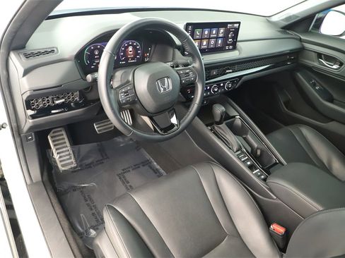 Used 2023 Honda Accord Sport image 15