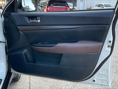 Used 2013 Subaru Outback 2.5i Limited w/ Special Appearance Pkg image 22