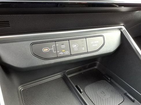 Used 2025 Kia Carnival SX Prestige image 30