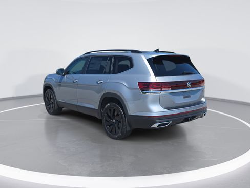 New 2026 Volkswagen Atlas SE image 5