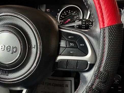 Used 2017 Jeep Compass Limited image 27