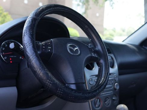 Used 2004 MAZDA MAZDA6 i FWD image 21