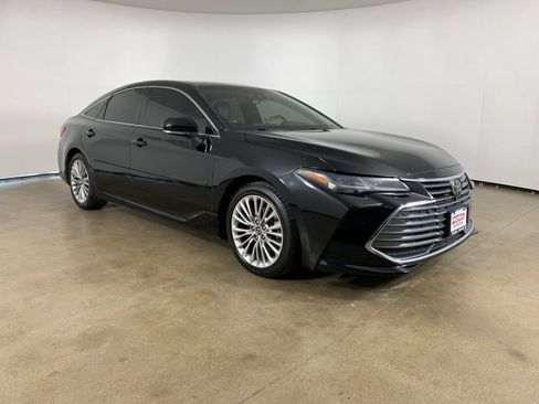 Used 2020 Toyota Avalon Limited w/ Advanced Safety Package FWD image 5