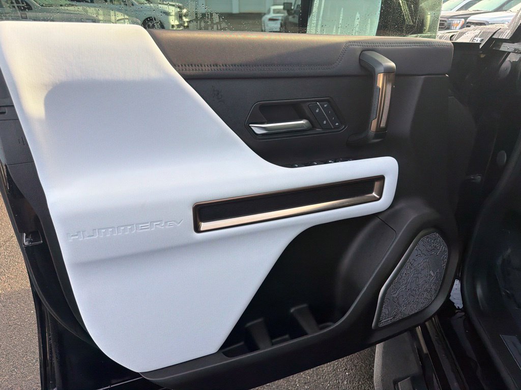Used 2025 GMC Hummer EV 3X w/ LPO, Sport Package AWD/4WD image 11