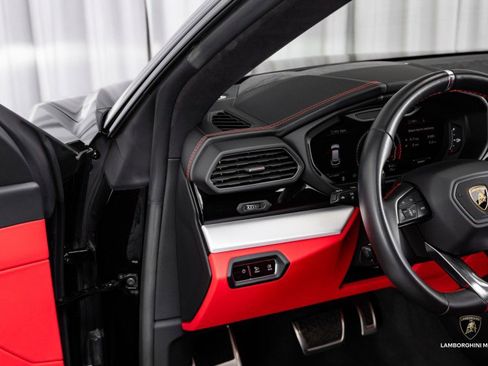 Used 2019 Lamborghini Urus image 28