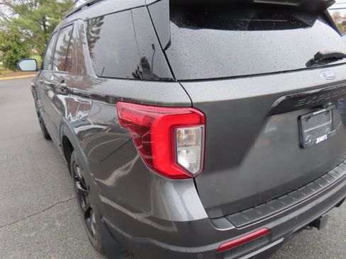 Used 2020 Ford Explorer ST w/ ST Street Pack image 11