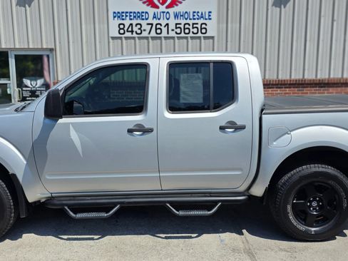Used 2018 Nissan Frontier SV w/ Value Truck Package AWD/4WD image 3