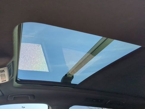 Used 2023 Volkswagen Tiguan SE R-Line image 19