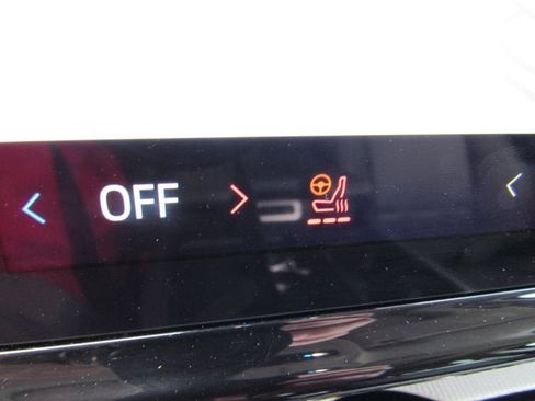 Used 2025 Ford Expedition Active AWD/4WD image 18