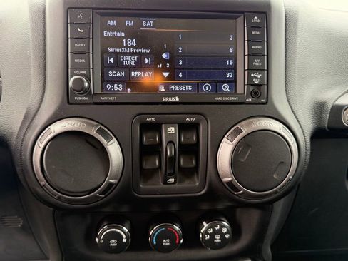Used 2018 Jeep Wrangler Unlimited Sport S image 19