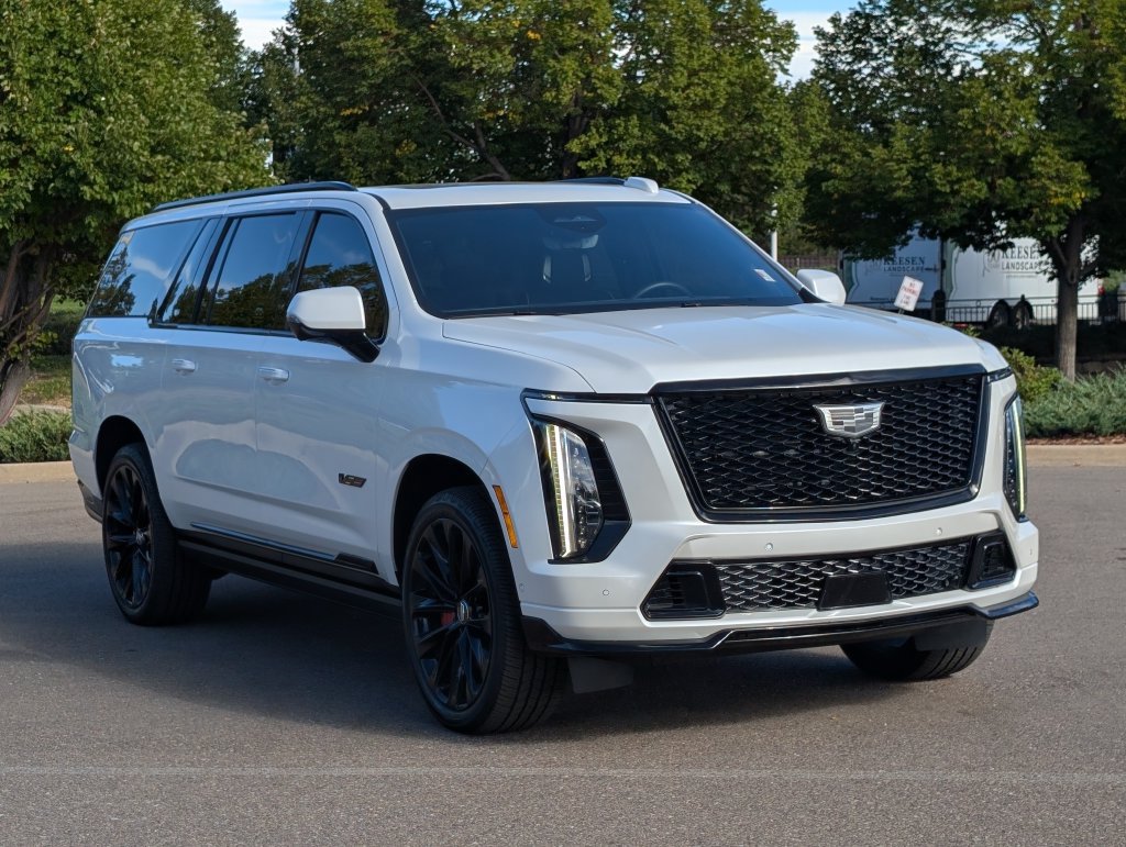 Certified 2025 Cadillac Escalade ESV V AWD/4WD image 6
