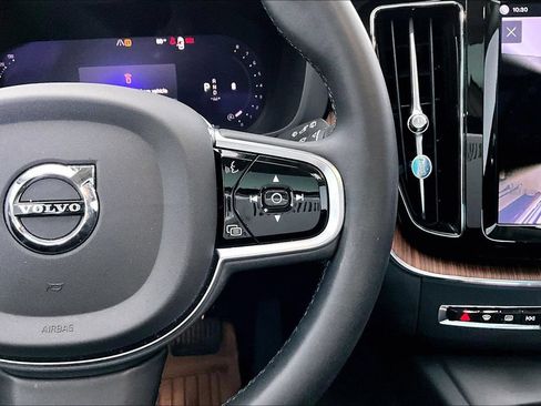 Certified 2023 Volvo XC60 B5 Plus AWD/4WD image 27