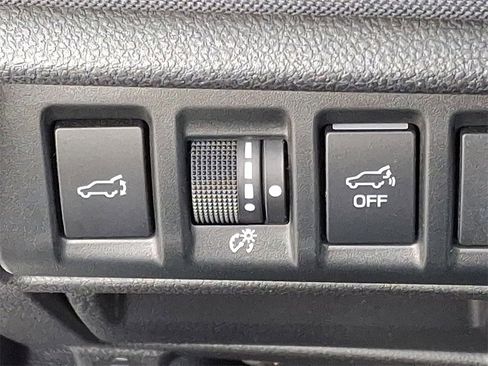 Used 2020 Subaru Outback Premium image 24