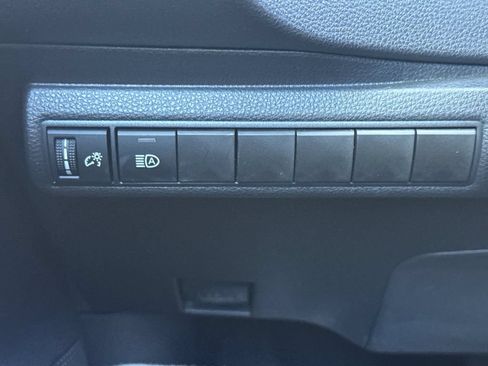 Used 2023 Toyota Corolla SE w/ Carpet Mat Package (TMS) FWD image 33