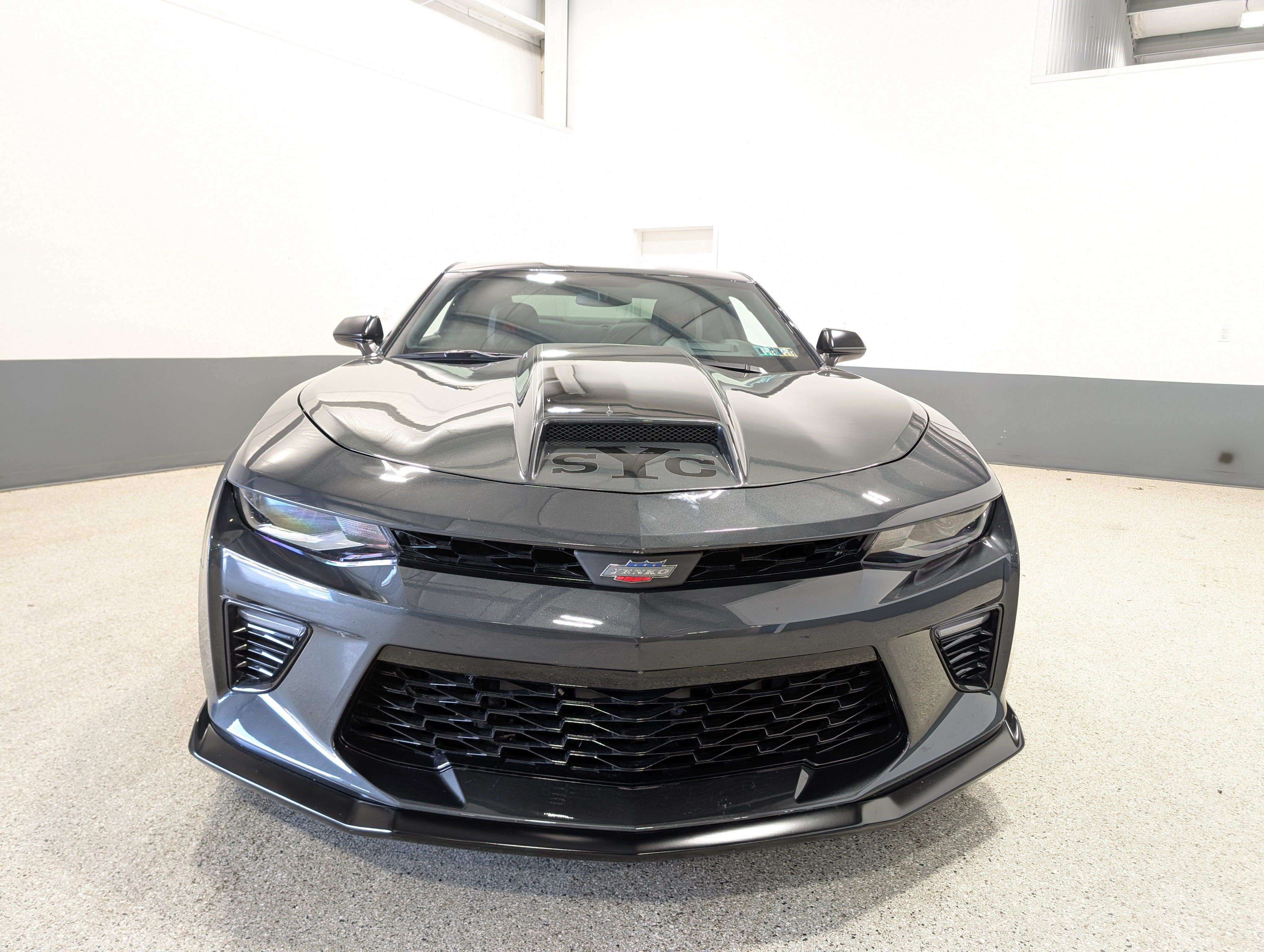 Used 2018 Chevrolet Camaro SS RWD image 8