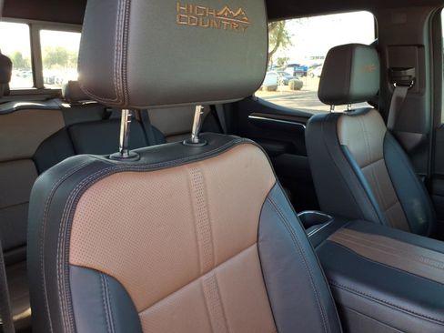 Used 2025 Chevrolet Silverado 1500 High Country w/ Z71 Off-Road Package image 13