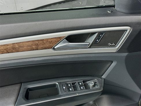 Used 2019 Volkswagen Atlas SEL Premium image 18