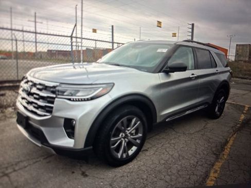 Used 2025 Ford Explorer Active w/ Active Comfort Package AWD/4WD image 1