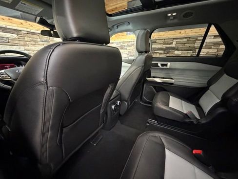 Used 2023 Ford Explorer XLT w/ Equipment Group 202A AWD/4WD image 30