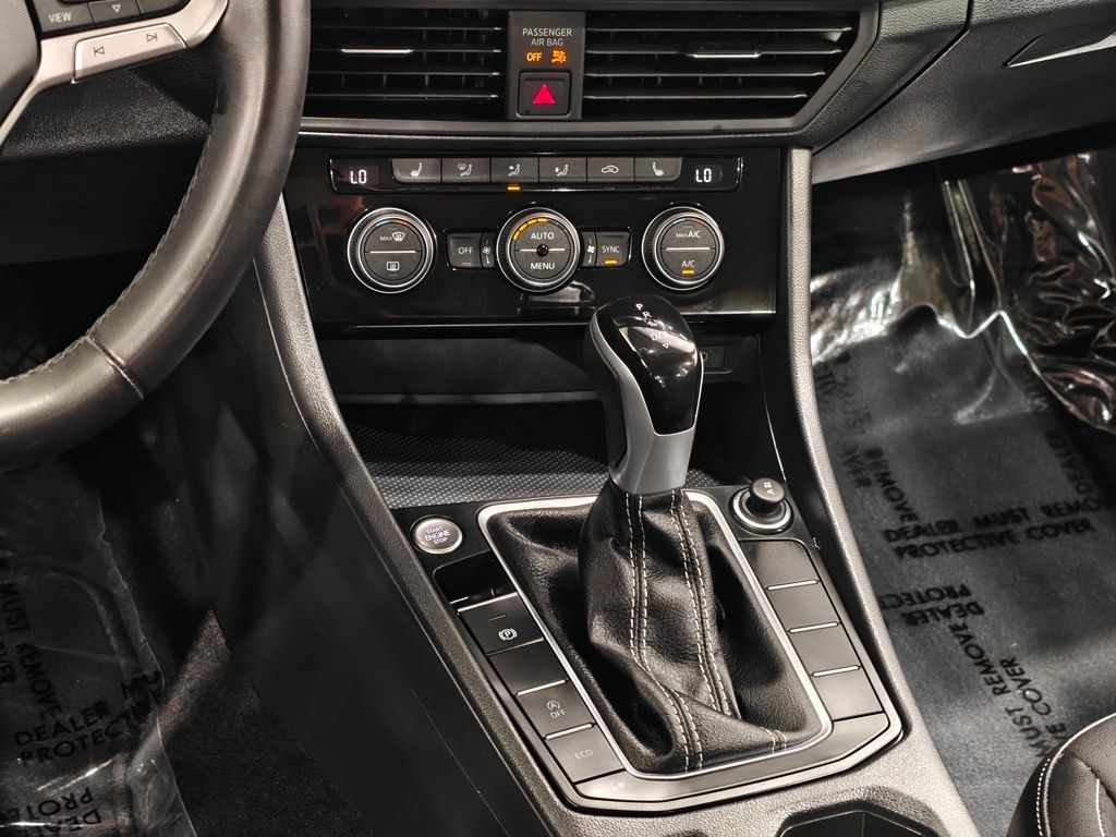 Used 2023 Volkswagen Jetta SE FWD image 8
