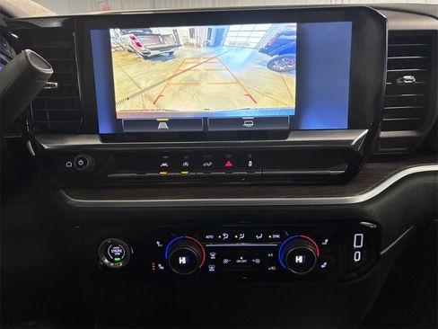 Used 2022 Chevrolet Silverado 1500 LT image 18