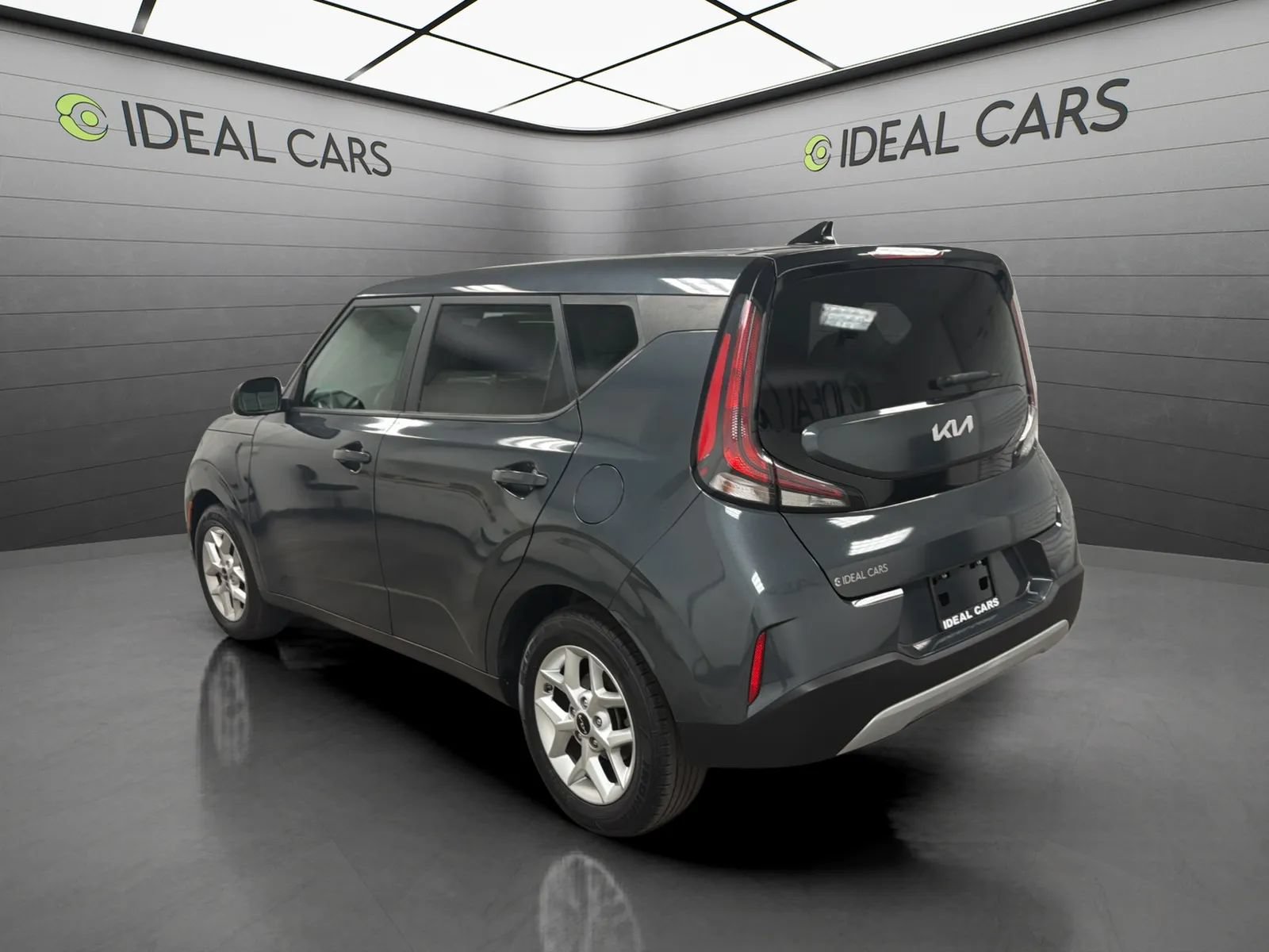 Used 2023 Kia Soul LX w/ Option Group 015 FWD image 7