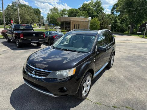Used 2009 Mitsubishi Outlander XLS FWD image 2