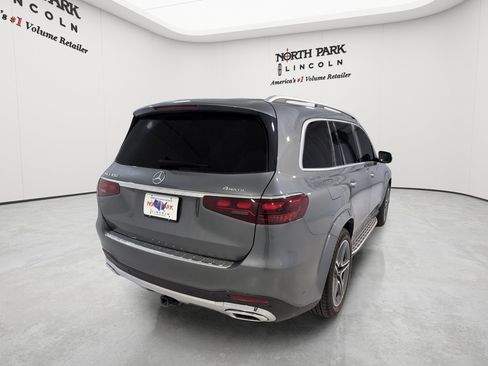 Used 2025 Mercedes-Benz GLS 450 4MATIC image 5