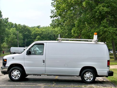 Used 2013 Ford E-150 and Econoline 150 w/ PWR Group image 5
