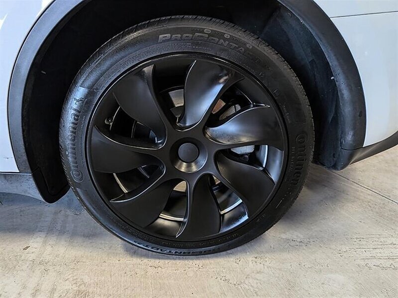 Used 2023 Tesla Model Y Long Range AWD/4WD image 14