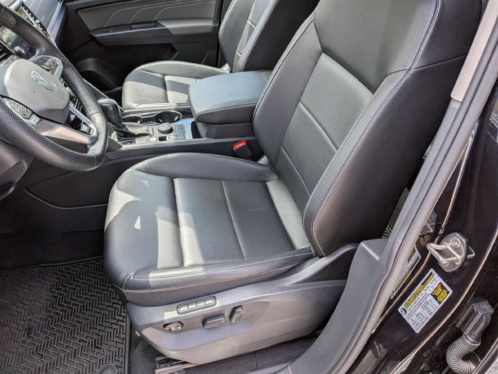 Used 2023 Volkswagen Atlas SEL R-Line AWD/4WD image 27