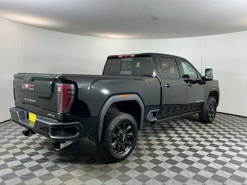 Used 2025 GMC Sierra 3500 AT4 w/ AT4 Premium Plus Package AWD/4WD image 4