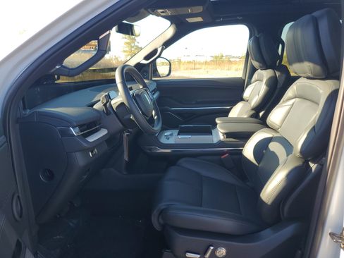 New 2025 Lincoln Navigator Reserve w/ Jet Appearance Package image 12